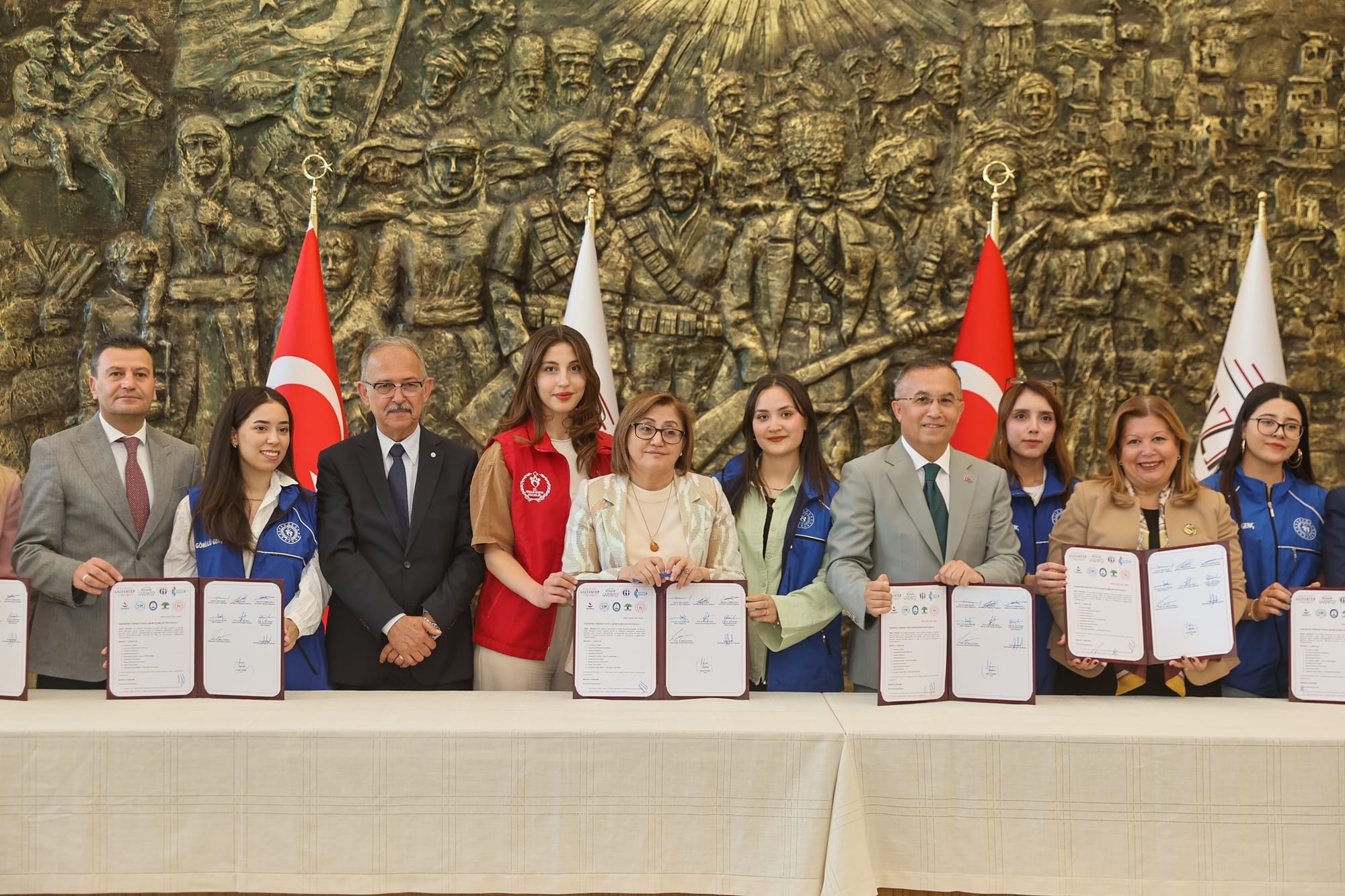  “ÖĞRENCİ DOSTU ŞEHİR” PROTOKOLÜNE İMZA ATTILDI 