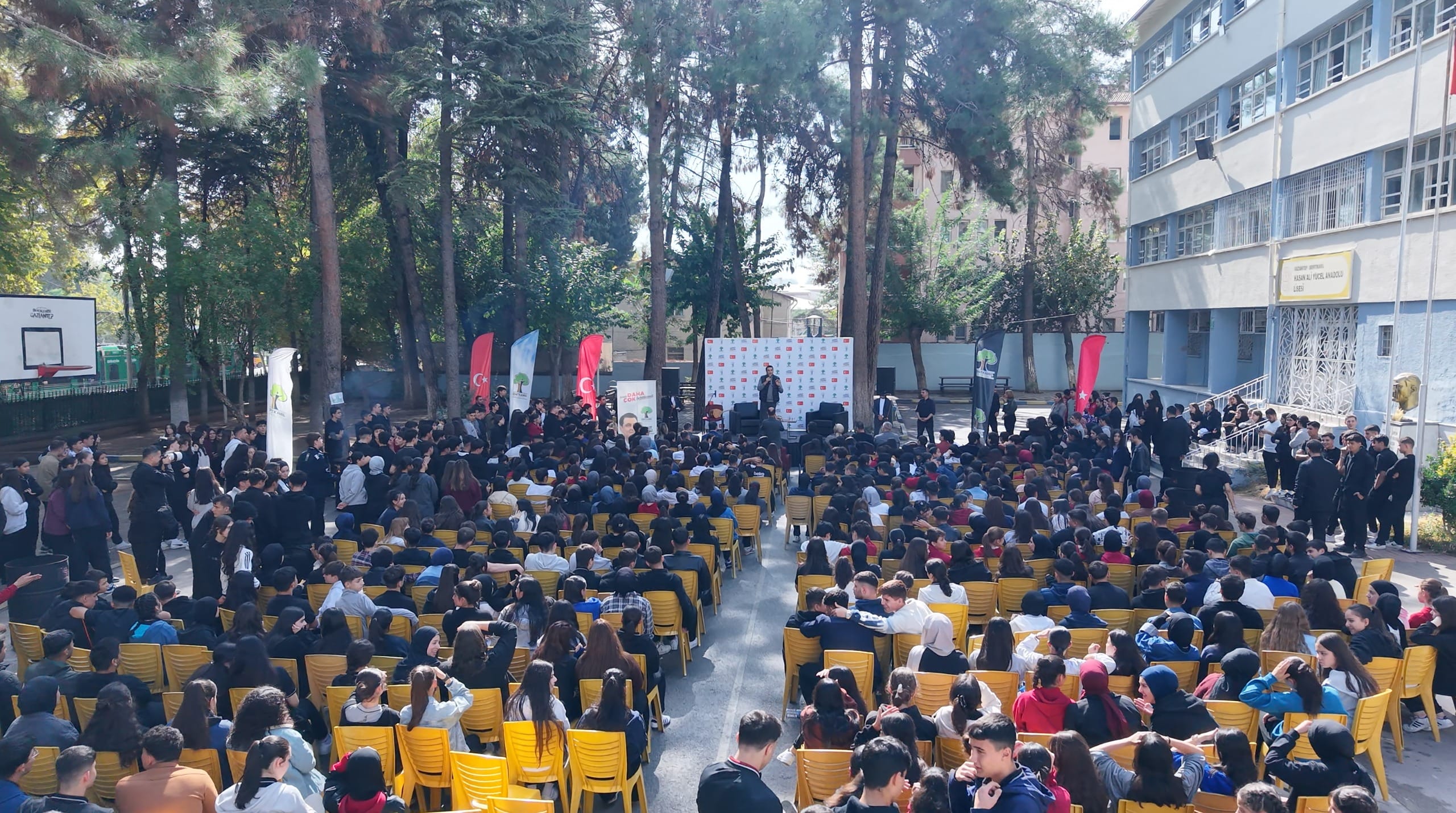 BAŞKAN YILMAZ, HASAN ALİ YÜCEL ANADOLU LİSESİ ÖĞRENCİLERİYLE BULUŞTU