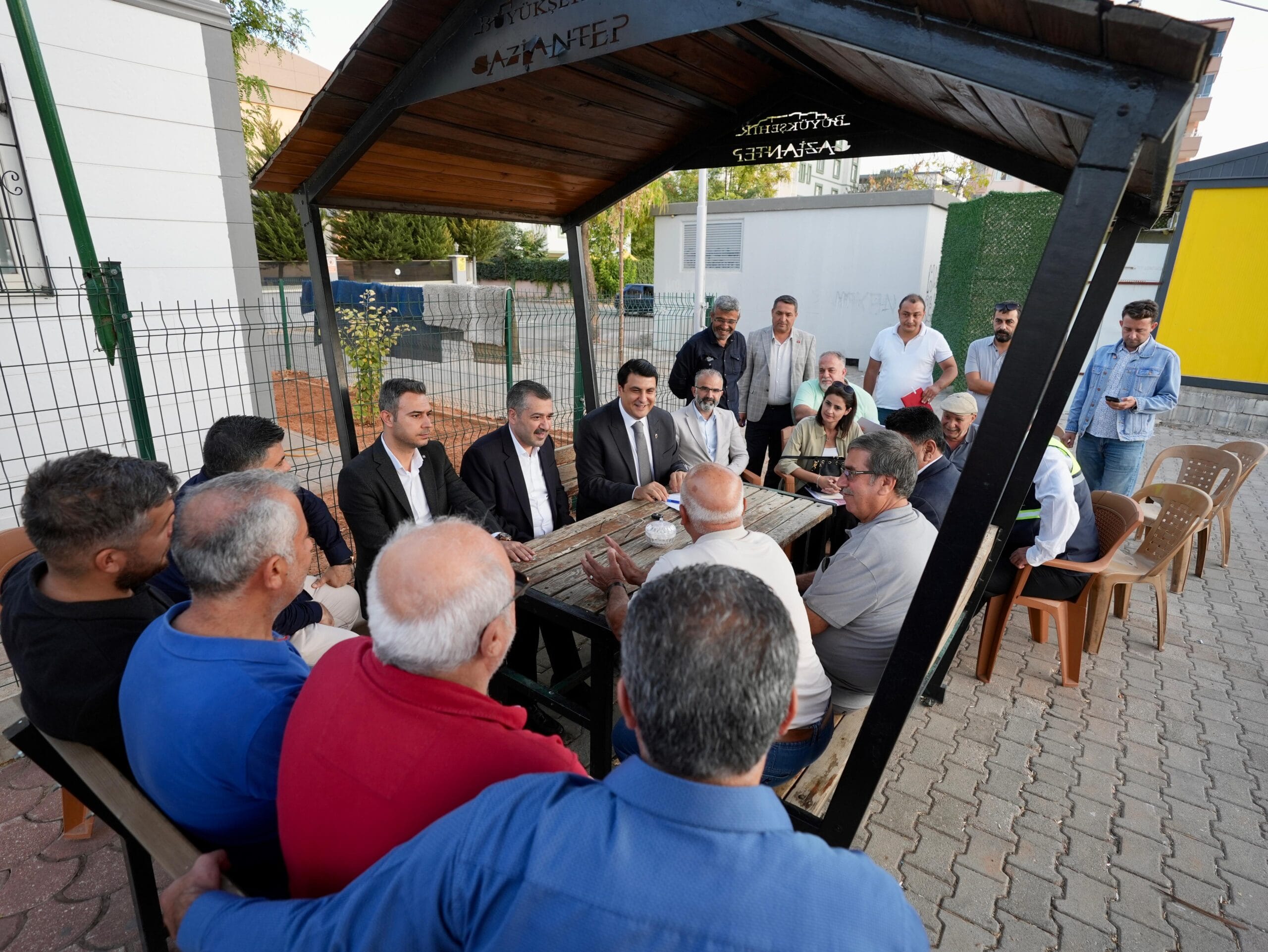 BAŞKAN YILMAZ’DAN MÜCAHİTLER MAHALLESİ’NE ZİYARET