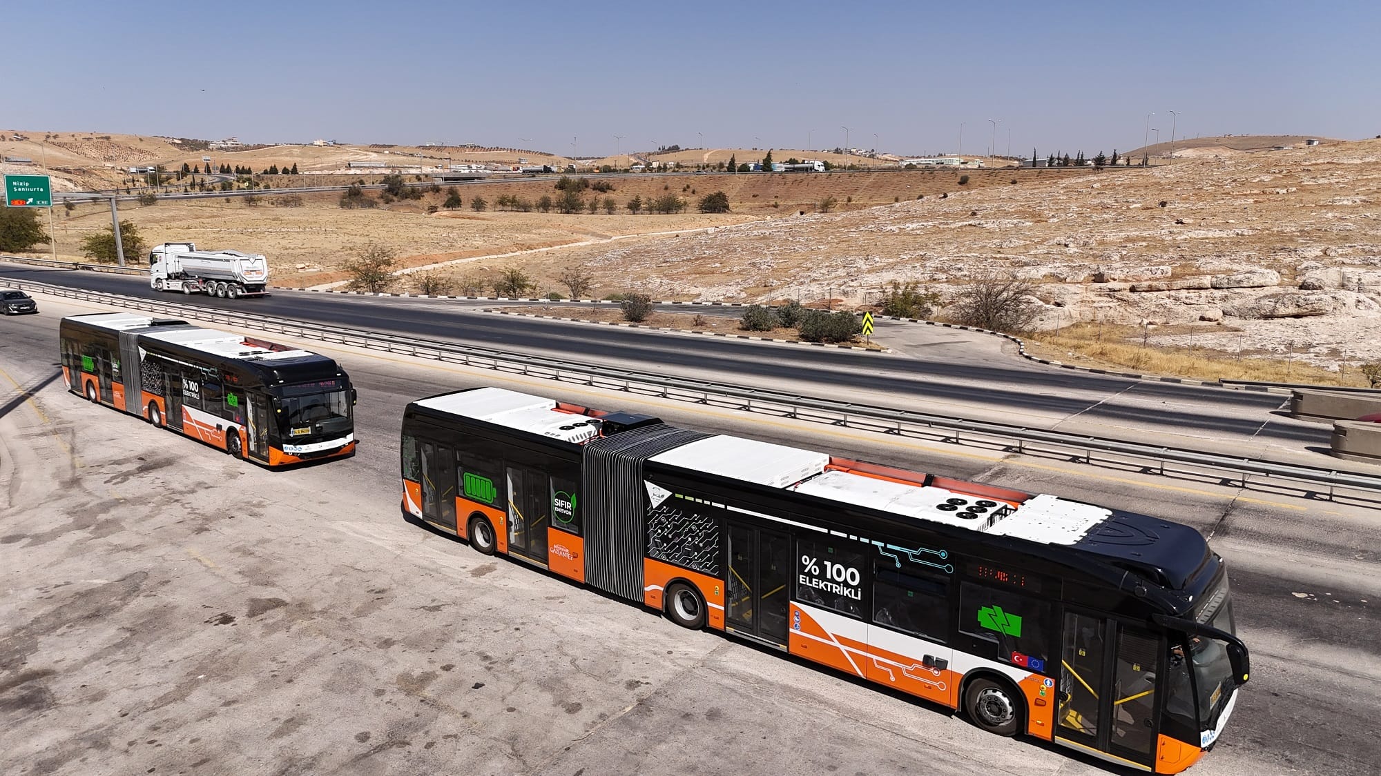 GAZİANTEP’İN ELEKTRİKLİ OTOBÜSLERİ HİZMET İÇİN ŞEHRE GİRİŞ YAPTI