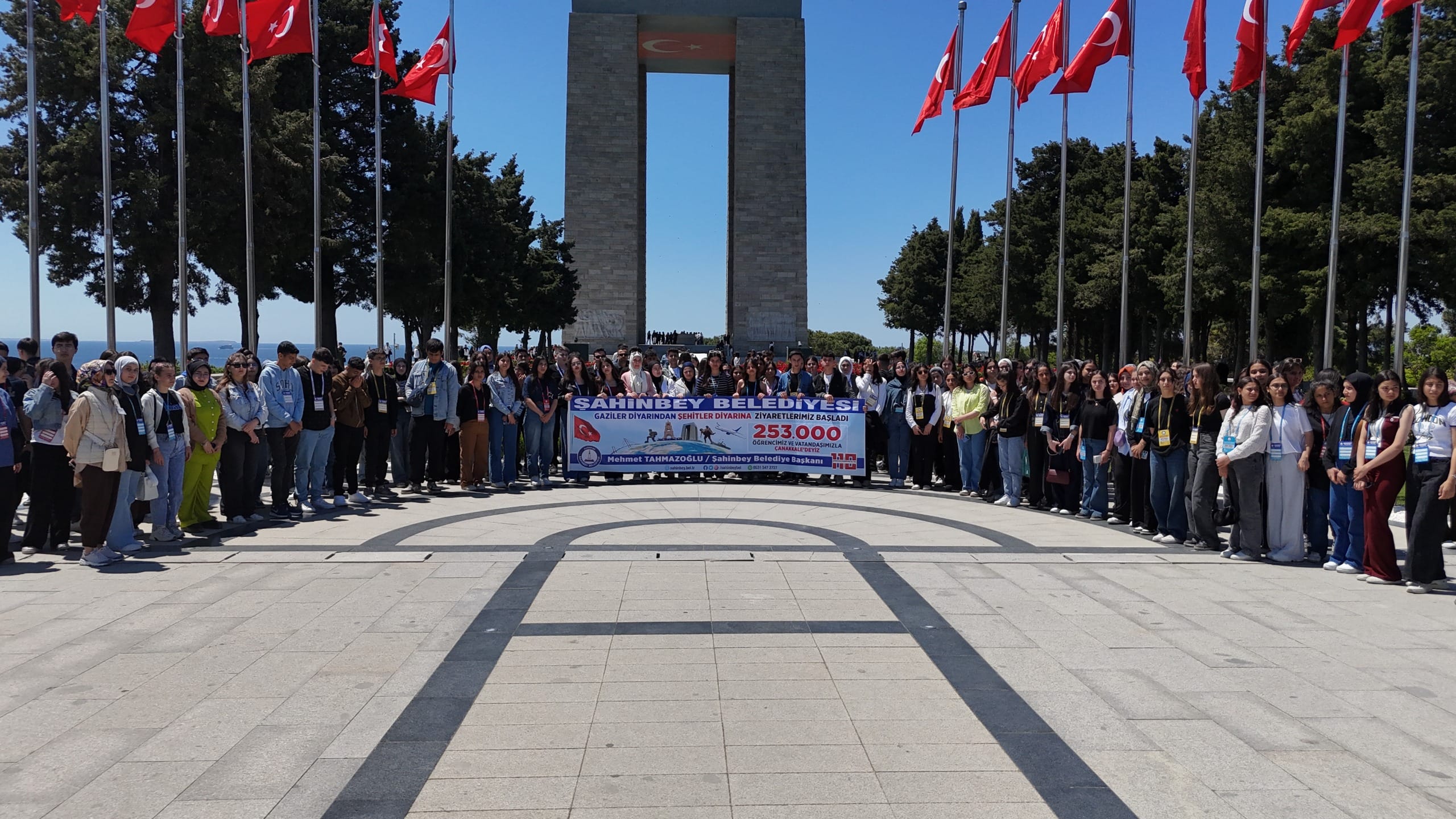 253.000 GAZİ TORUNU ÖZEL UÇAKLA ŞEHİT TOPRAKLARINI ZİYARET ETTİ