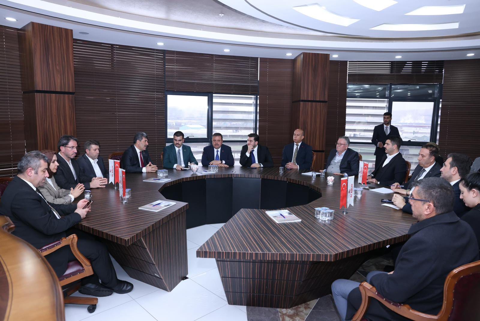 Ak Parti Genel Sekreteri Eyüp Kadir İnan Gaziantepli Sanayicilerin Sorunlarını Dinledi