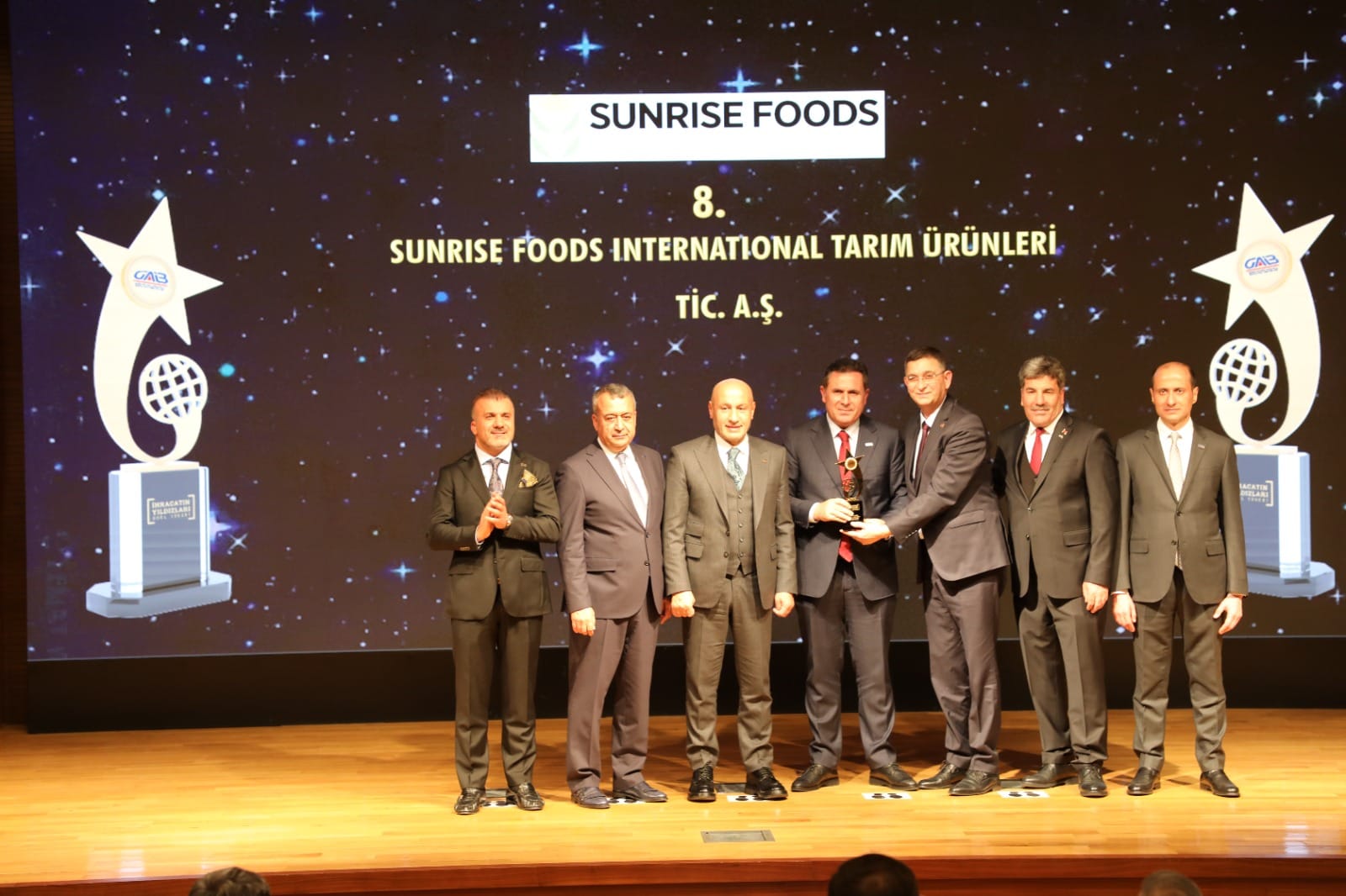 TİRYAKİ AGRO GRUBU’NUN İKİ ŞİRKETİNE “İHRACATIN YILDIZLARI” ÖDÜLÜ