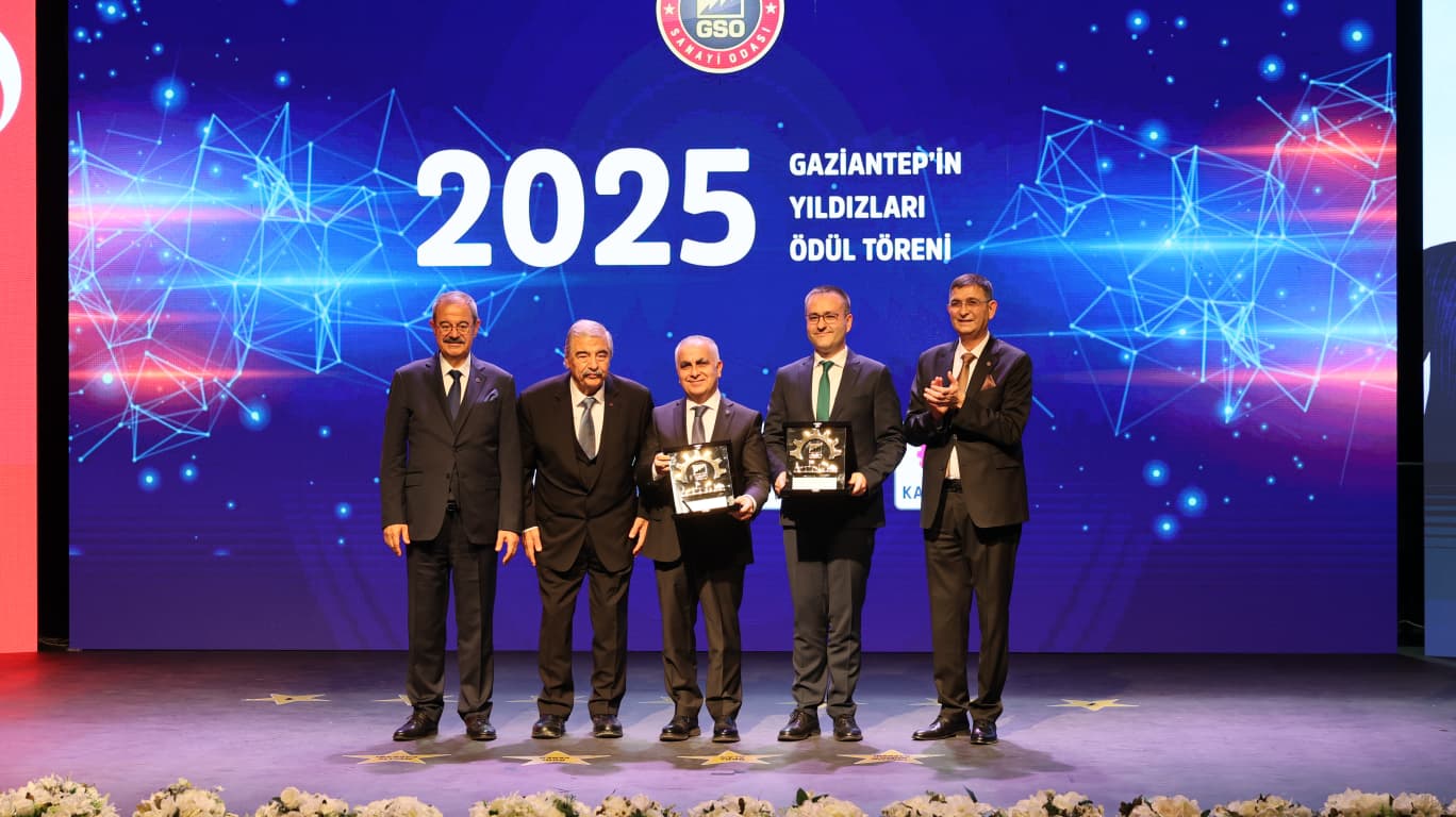 BAKAN KACIR’IN KATILIMIYLA GAZİANTEP ÜNİVERSİTESİ’NDE ÖNEMLİ PROTOKOLLER İMZALANDI