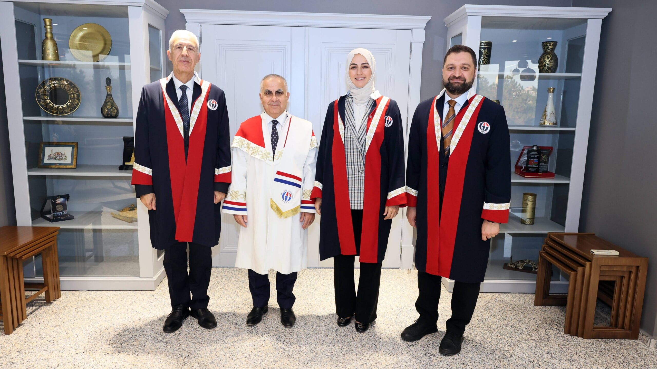 GAÜN AKADEMİSYENLERİ UNVANLARINI TÖRENLE ALDI