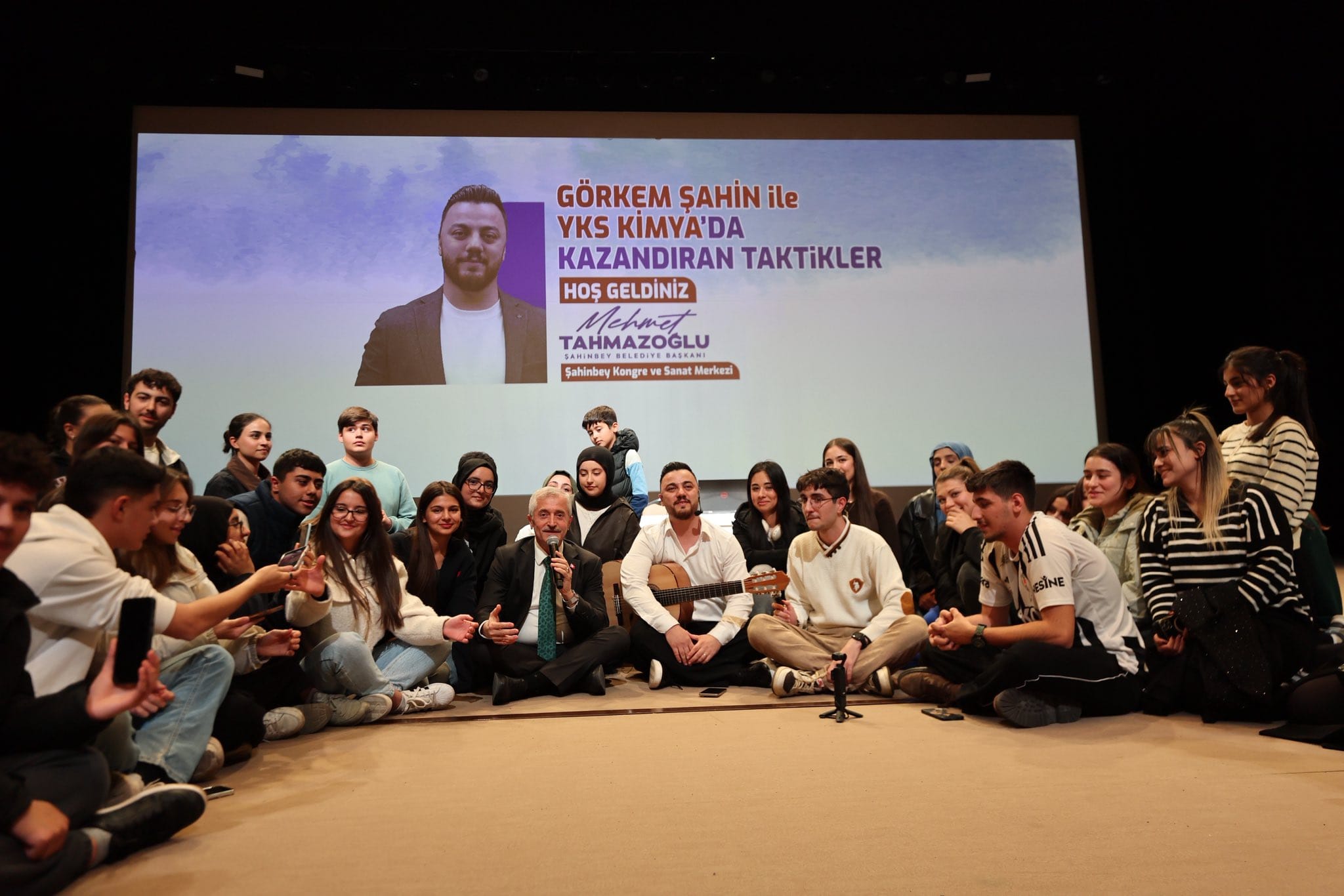 ŞAHİNBEY BELEDİYESİ’NDEN GENÇLERE MORAL VE MOTİVASYON BULUŞMASI