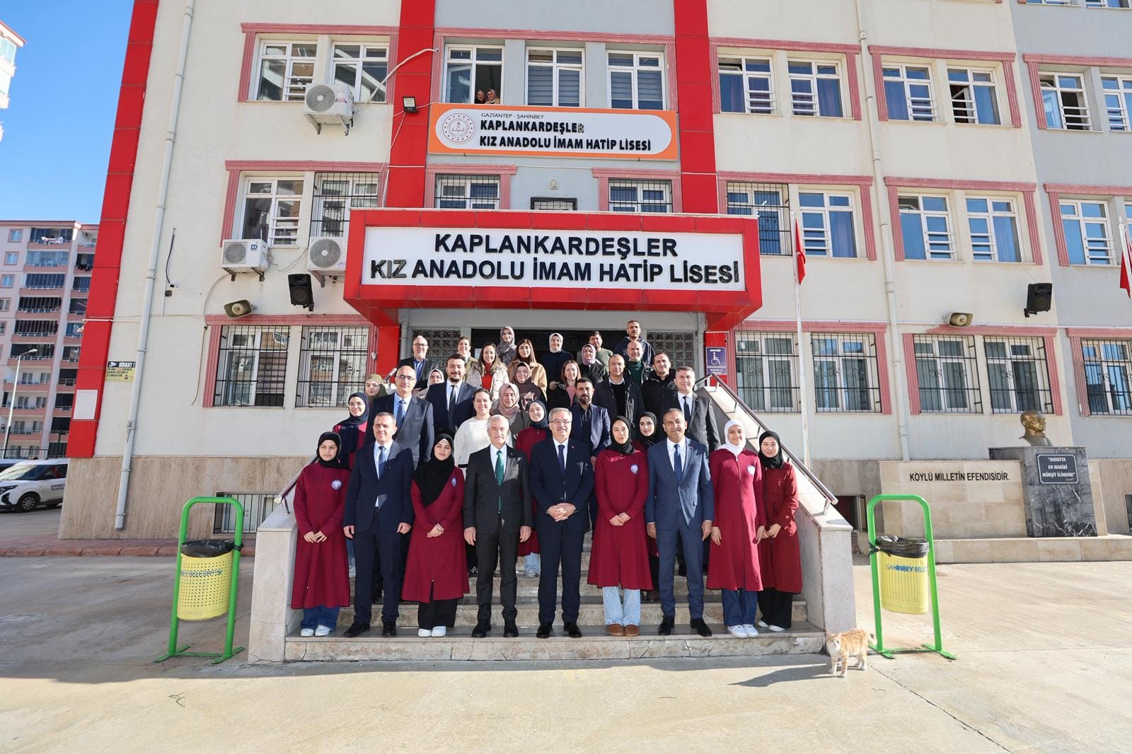 ŞAHİNBEYLİ ÖĞRENCİLER UMRE İÇİN TER DÖKTÜ