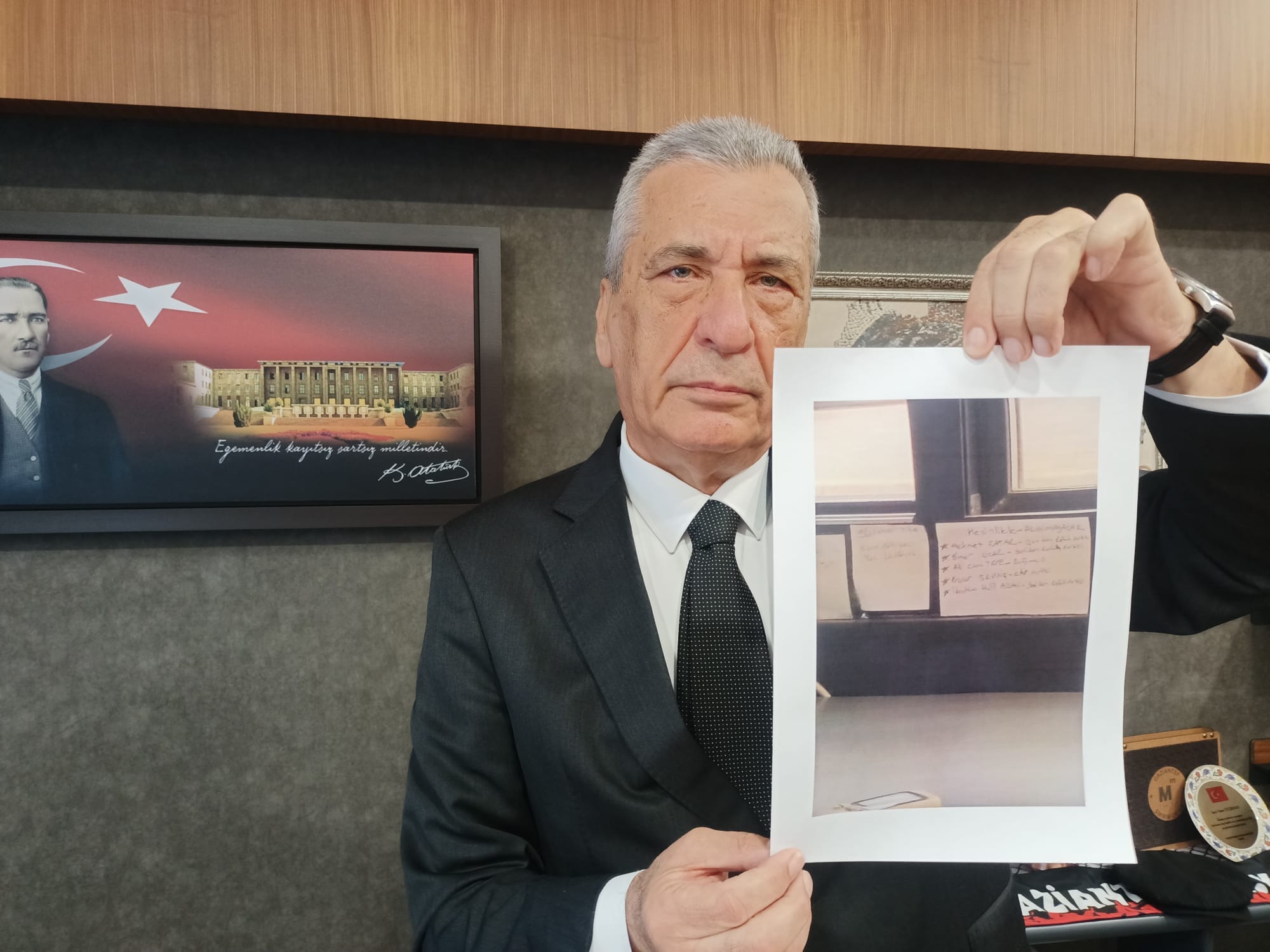 CHP’li Öztürkmen: AKP’li Umut Yılmaz, Meclis Üyelerinin Belediyeye Girişini Yasakladı