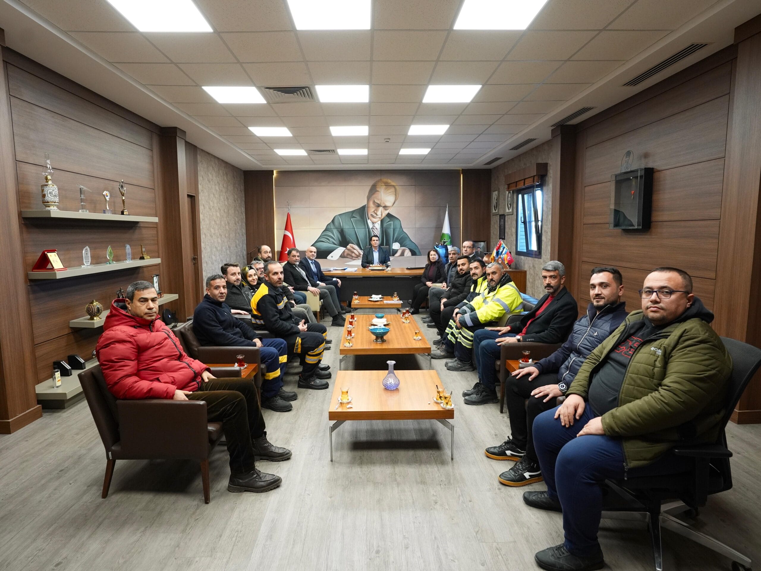 BAŞKAN YILMAZ’DAN KAR MESAİSİNE ANLAMLI TEŞEKKÜR