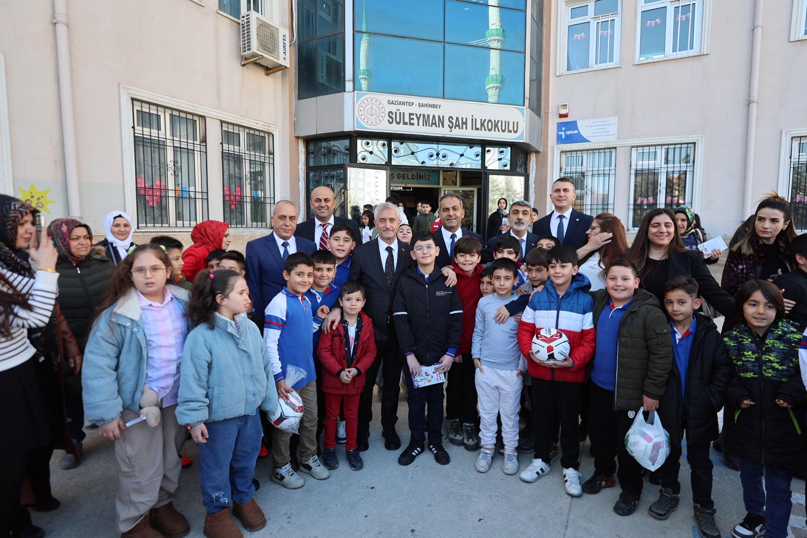 ŞAHİNBEY BELEDİYESİ’NDEN ÖĞRENCİLERE SÖMESTR TATİLİNDE 1 MİLYONDAN FAZLA KİTAP