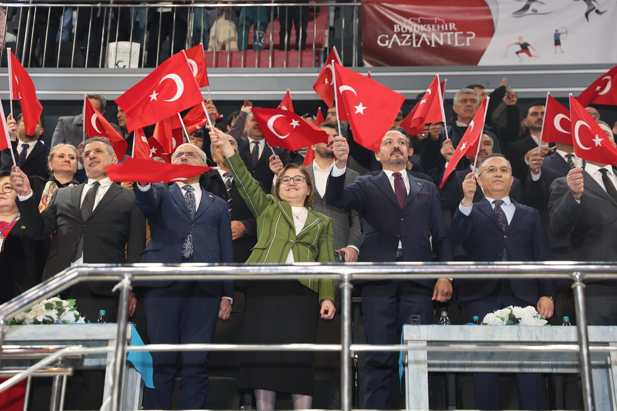 GAZİANTEP’İN GENÇ YILDIZLARI ÖDÜLLE TAÇLANDI