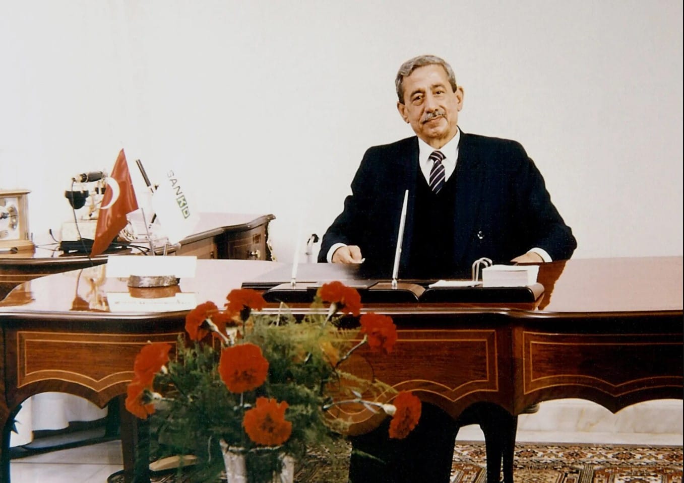  KURUCU BAŞKANIMIZ MERHUM SANİ KONUKOĞLU’NUN VEFATININ 32’NCİ YIL DÖNÜMÜ