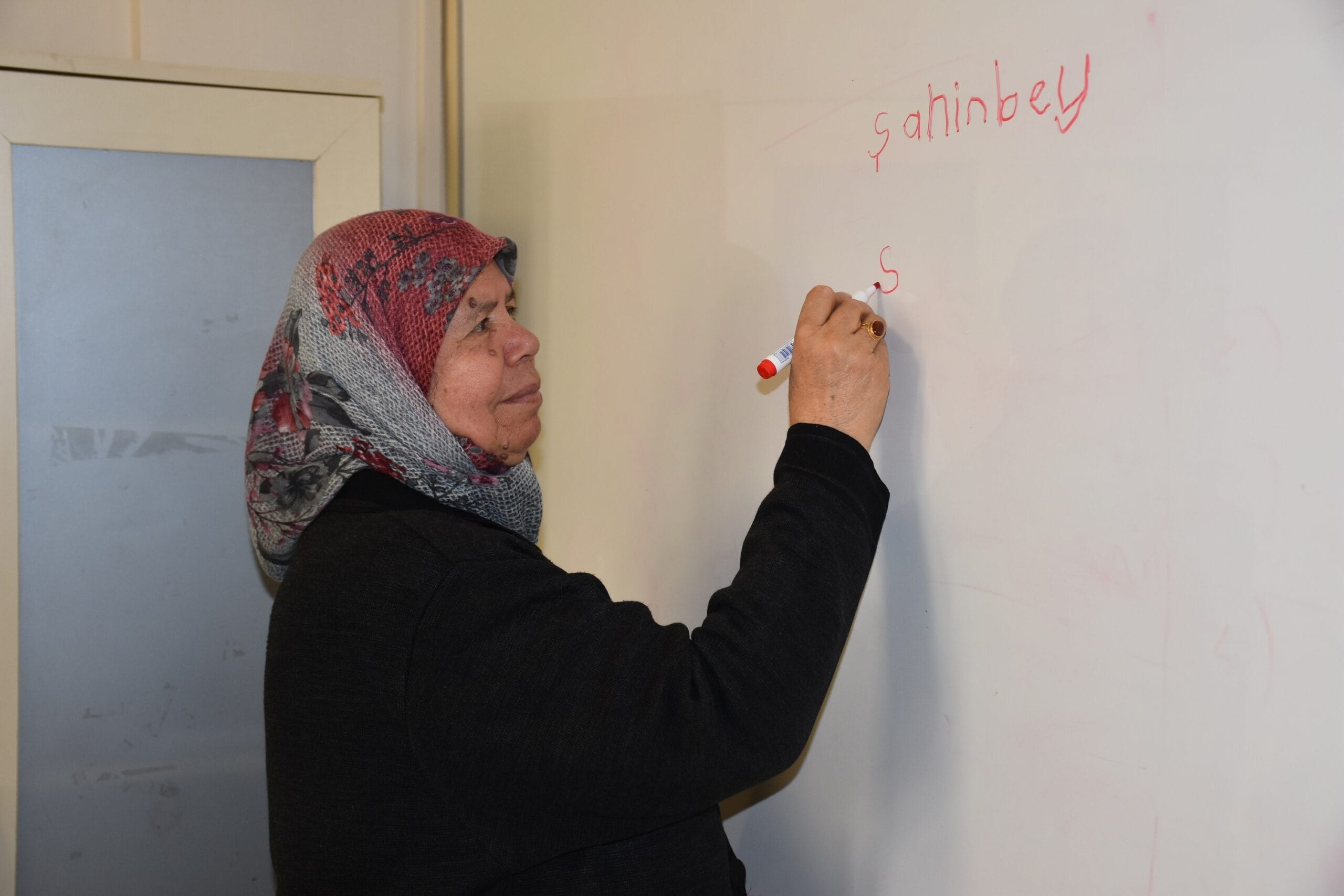 ŞAHİNBEY BELEDİYESİ’NDEN ANLAMLI EĞİTİM DESTEĞİ