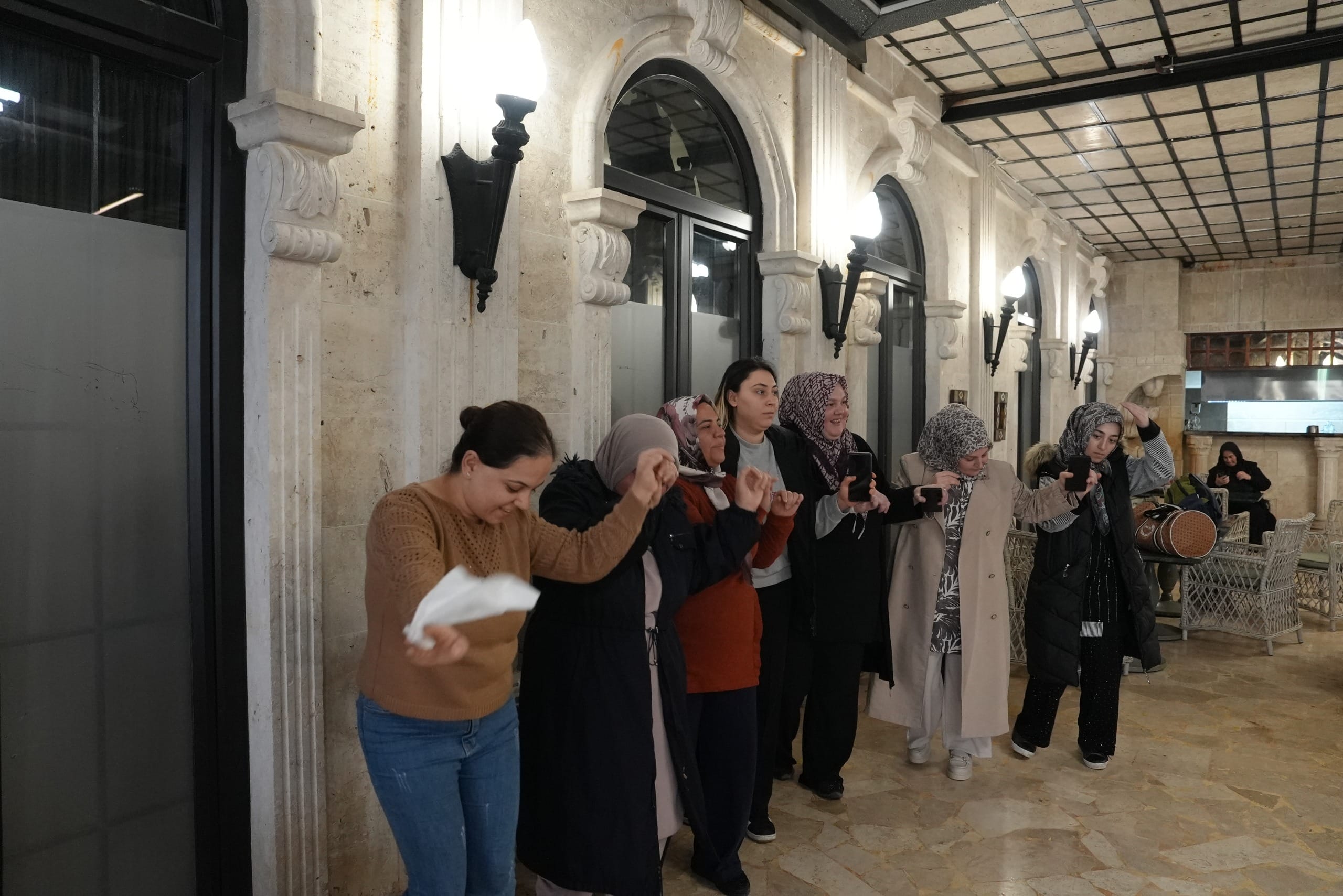 ŞEHİTKAMİL’DEN KADINLARA MORAL GEZİSİ 