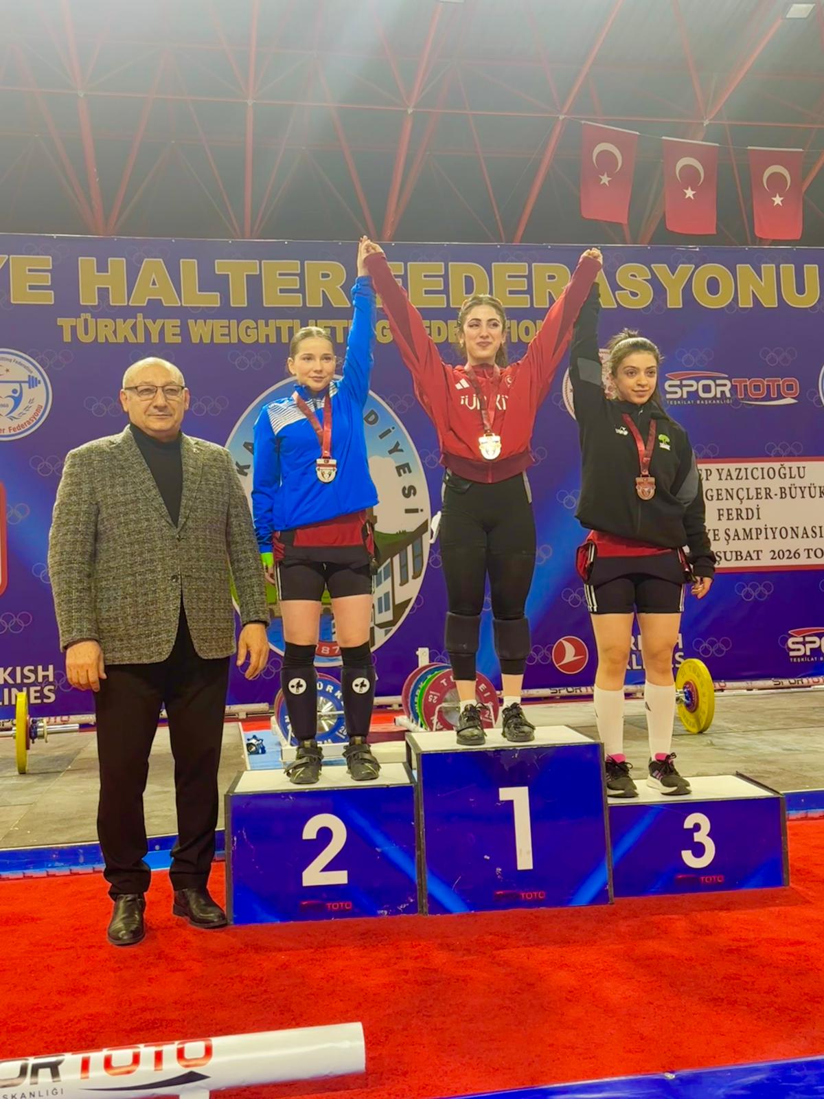 ŞEHİTKAMİL SPORCULARINDAN BÜYÜK BAŞARI