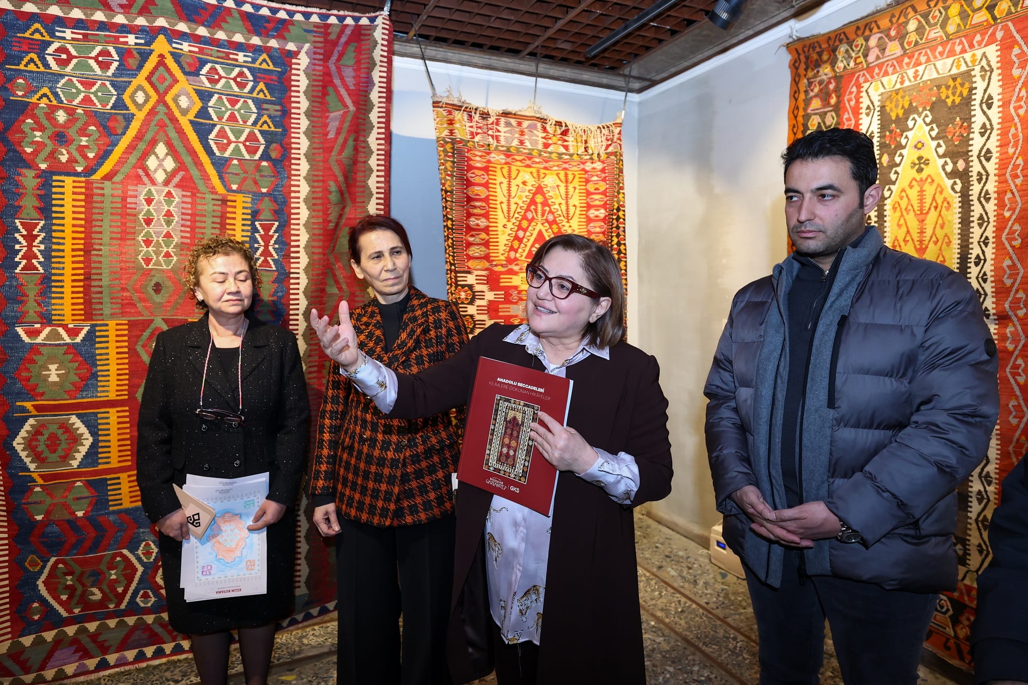 ANADOLU SECCADELERİNİN HİKAYESİNİN YER ALDIĞI SERGİ ZİYARETE AÇILDI 