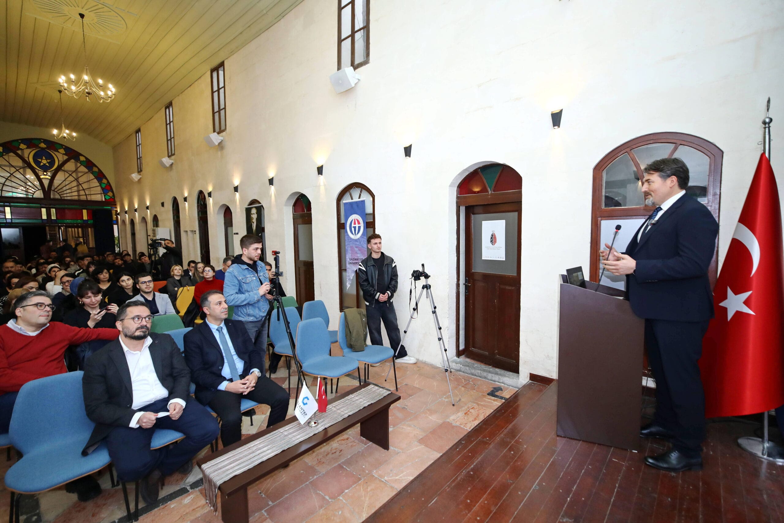 ANADOLU’DAKİ İLK EKMEK BULGULARI GAZİANTEP’TE BİLİMSEL VERİLERLE ELE ALINDI