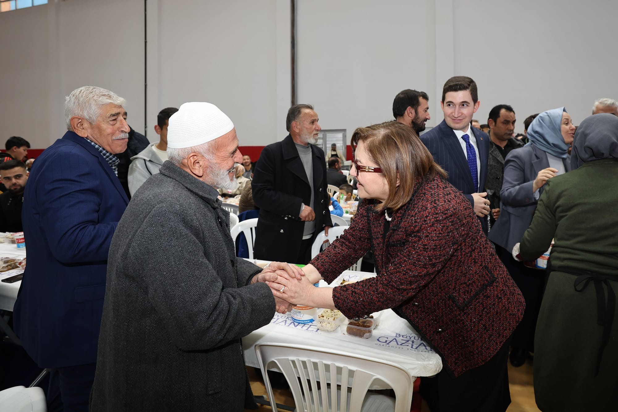 BAŞKAN ŞAHİN, OĞUZELİ’NDE VATANDAŞLARLA İFTAR PROGRAMINDA BULUŞTU