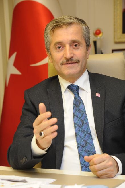 BAŞKAN TAHMAZOĞLU, YKS’DE İLK 1.000’E GİREN GENÇLERLE BULUŞTU