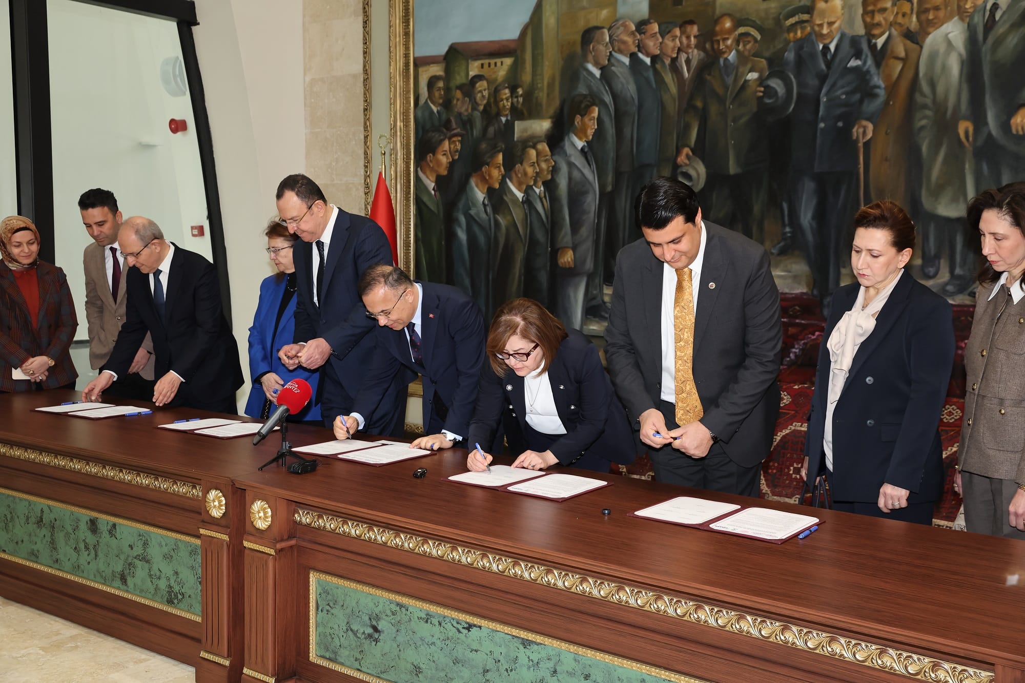 ENGELSİZ AKTİF YAŞAM MERKEZİ İÇİN İMZALAR ATILDI