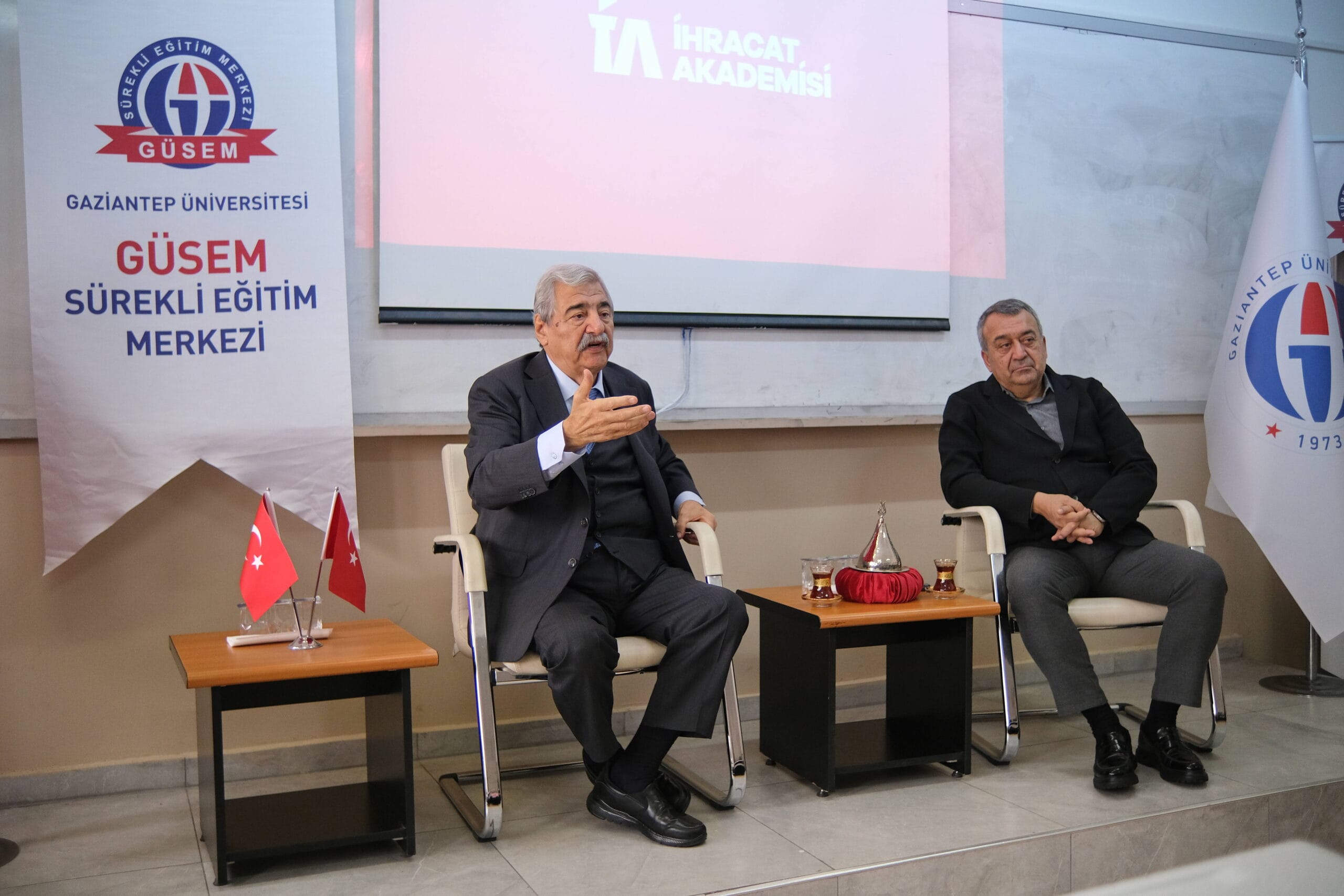 GAÜN’DE İHRACAT AKADEMİSİ EĞİTİM PROGRAMI ABDULKADİR KONUKOĞLU’NUN TECRÜBE PAYLAŞIMIYLA BAŞARIYLA TAMAMLANDI 