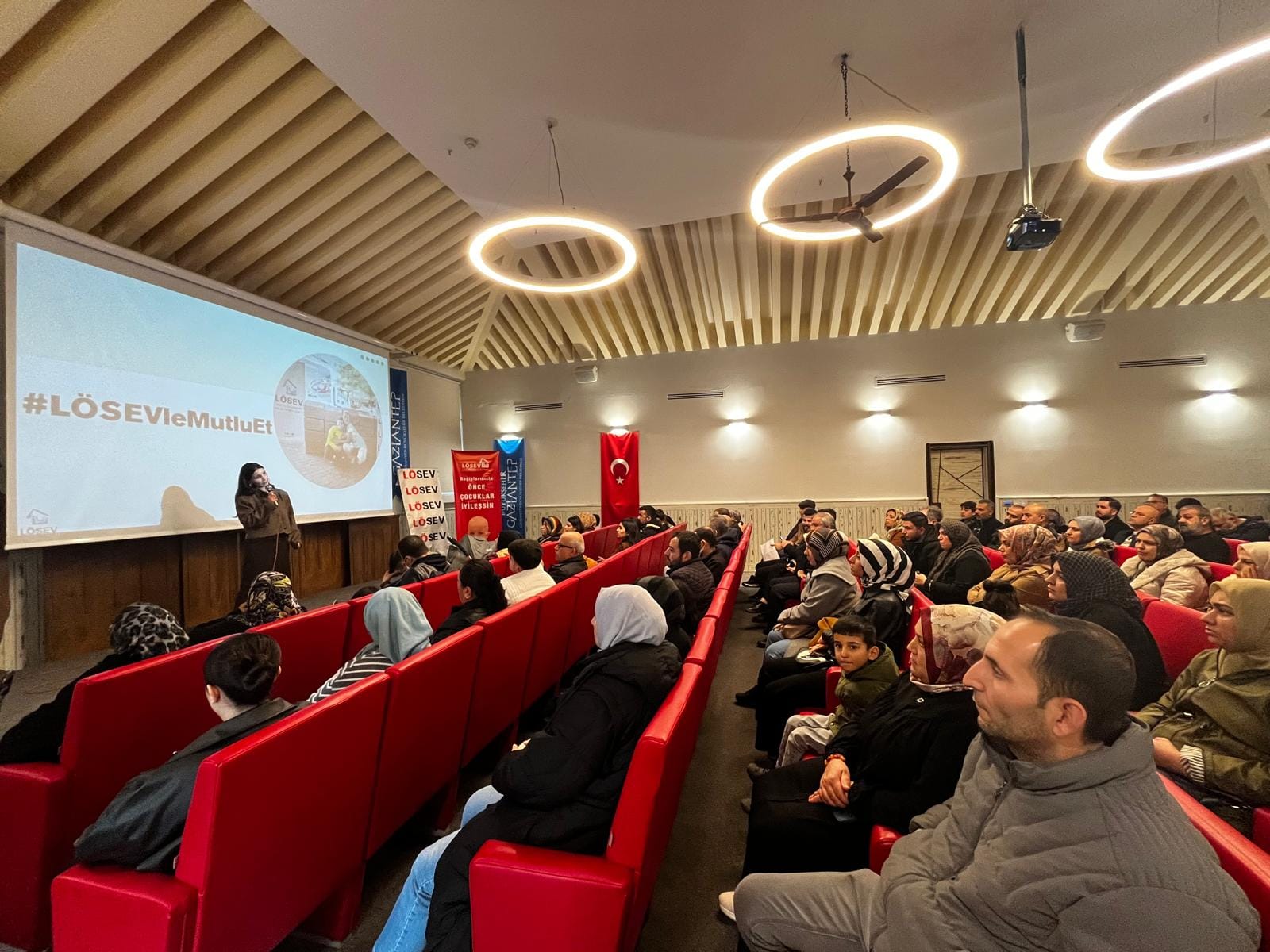 LÖSEV MUTLU ET PAKETLERİ İLE MUTLULUK PAYLAŞTIKÇA ÇOĞALIYOR