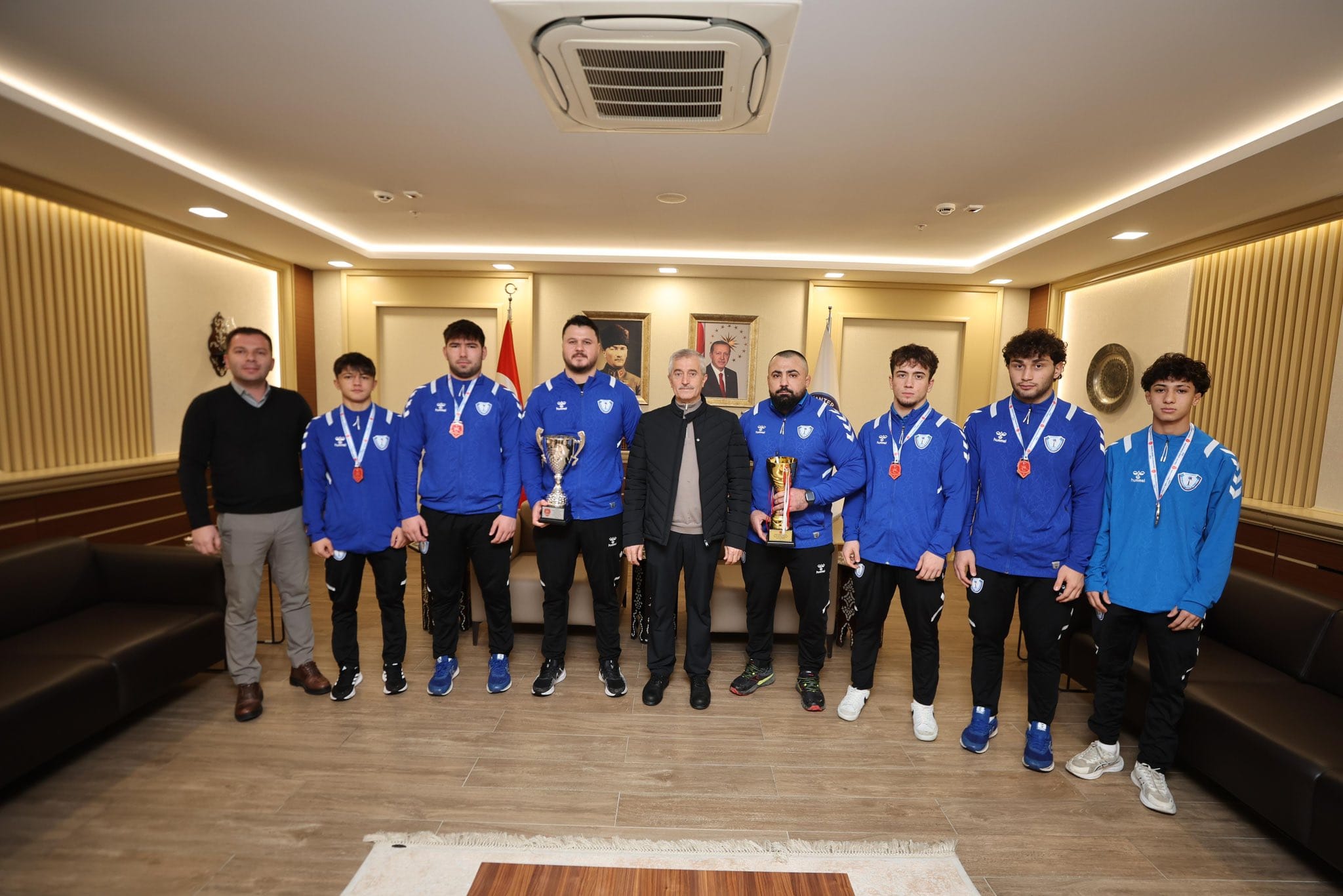 ŞAHİNBEY’İN ŞAMPİYON GÜREŞÇİLERİNDEN BÜYÜK BAŞARI