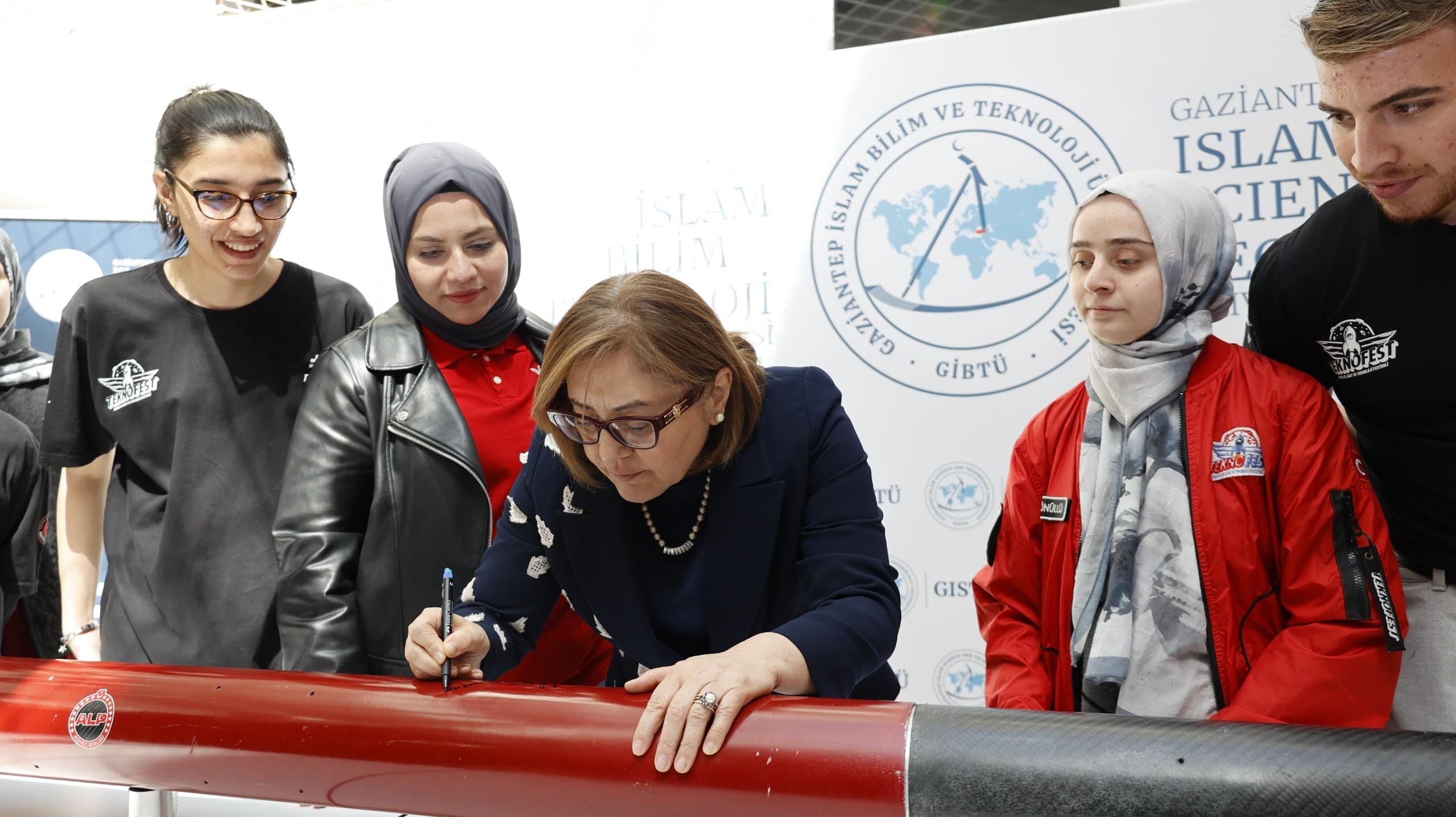 GİBTÜ TEKNOLOJİ TAKIMLARI BAŞKAN ŞAHİN’DEN TAM NOT ALDI