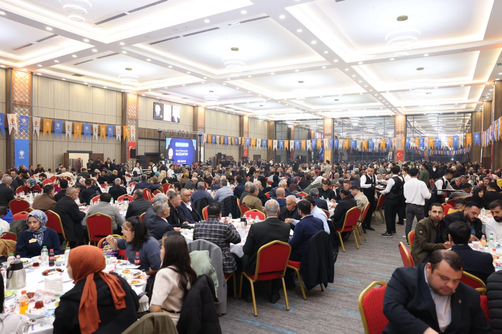 AK PARTİ GAZİANTEP, GELENEKSEL İFTAR BULUŞMASINDA TEŞKİLAT RÜZGÂRI ESTİRDİ