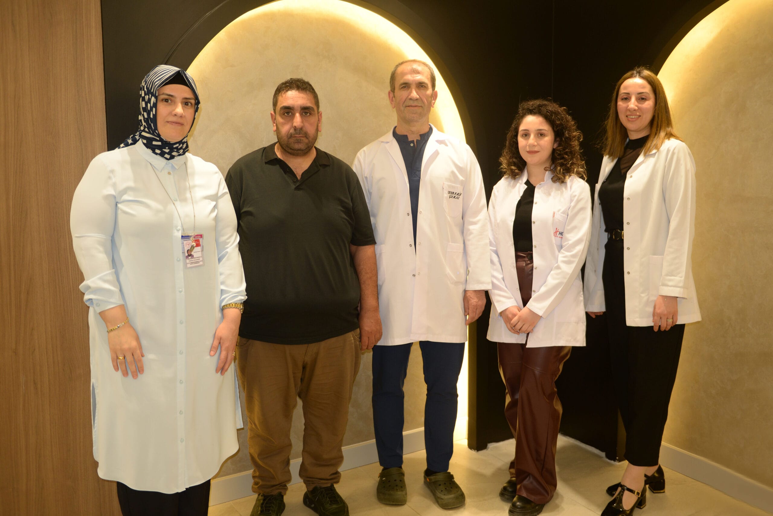 AĞRISIZ TÜP MİDESİ AMELİYATIYLA 6 AYDA 50 KİLO VERDİ