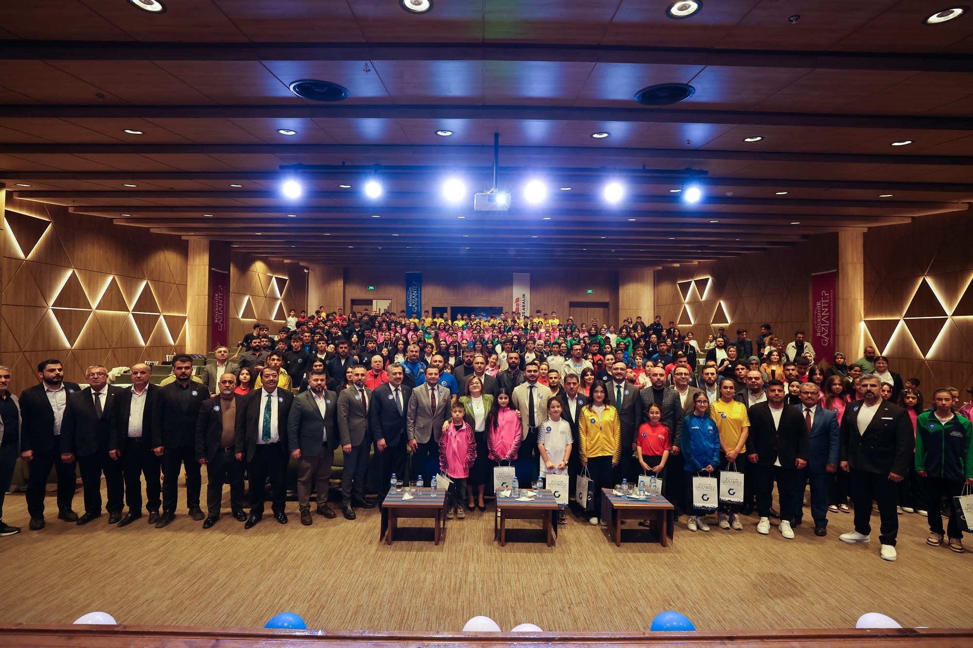 GAZİANTEP BELEDİYE SPOR KULÜBÜ’NÜN YENİ HEDEFİ: 10 BİN BAŞARI!