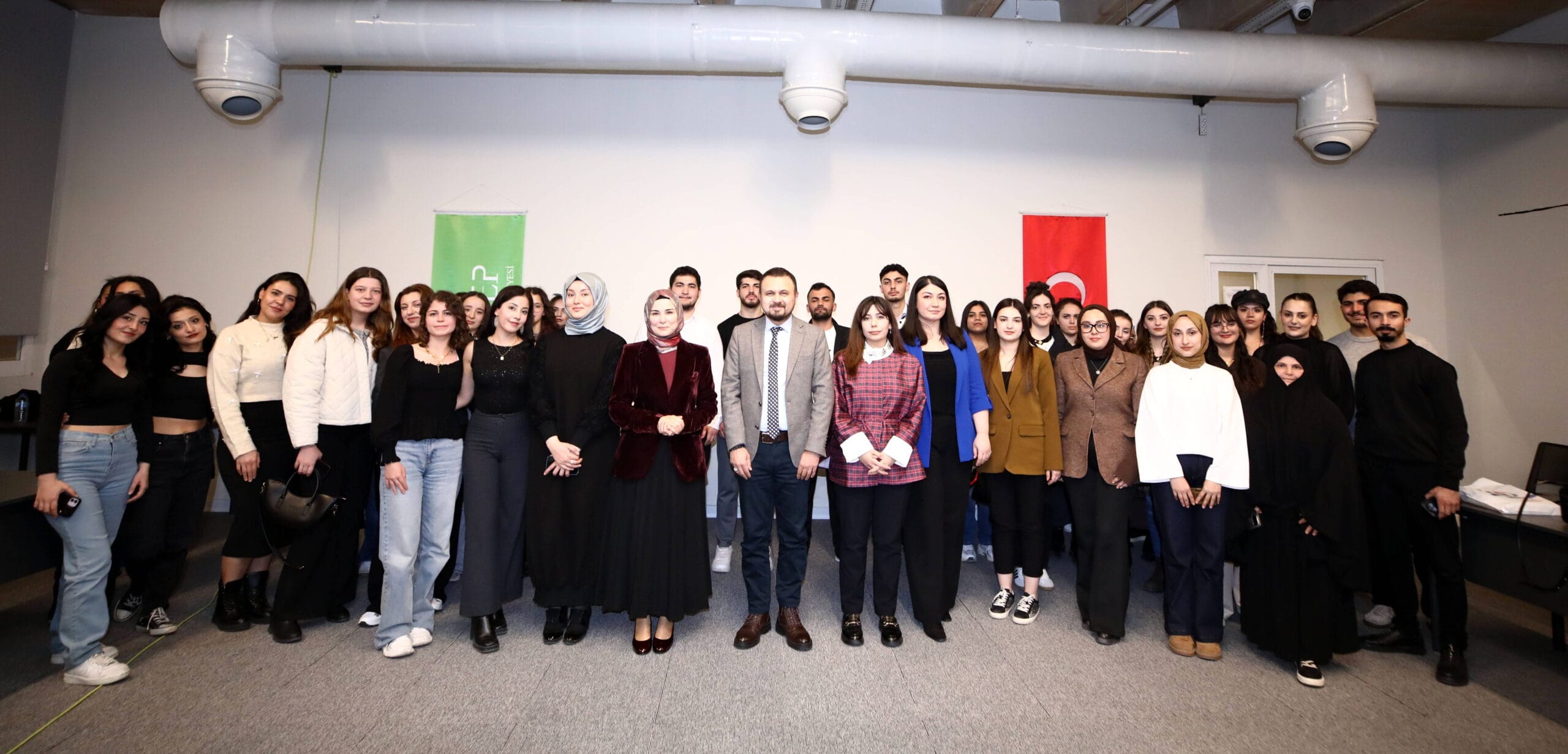 GAÜN’DE “HAKİKAT ÖTESİ ÇAĞDAŞ HABERCİLİK VE DEZENFORMASYON” SÖYLEŞİSİ DÜZENLENDİ