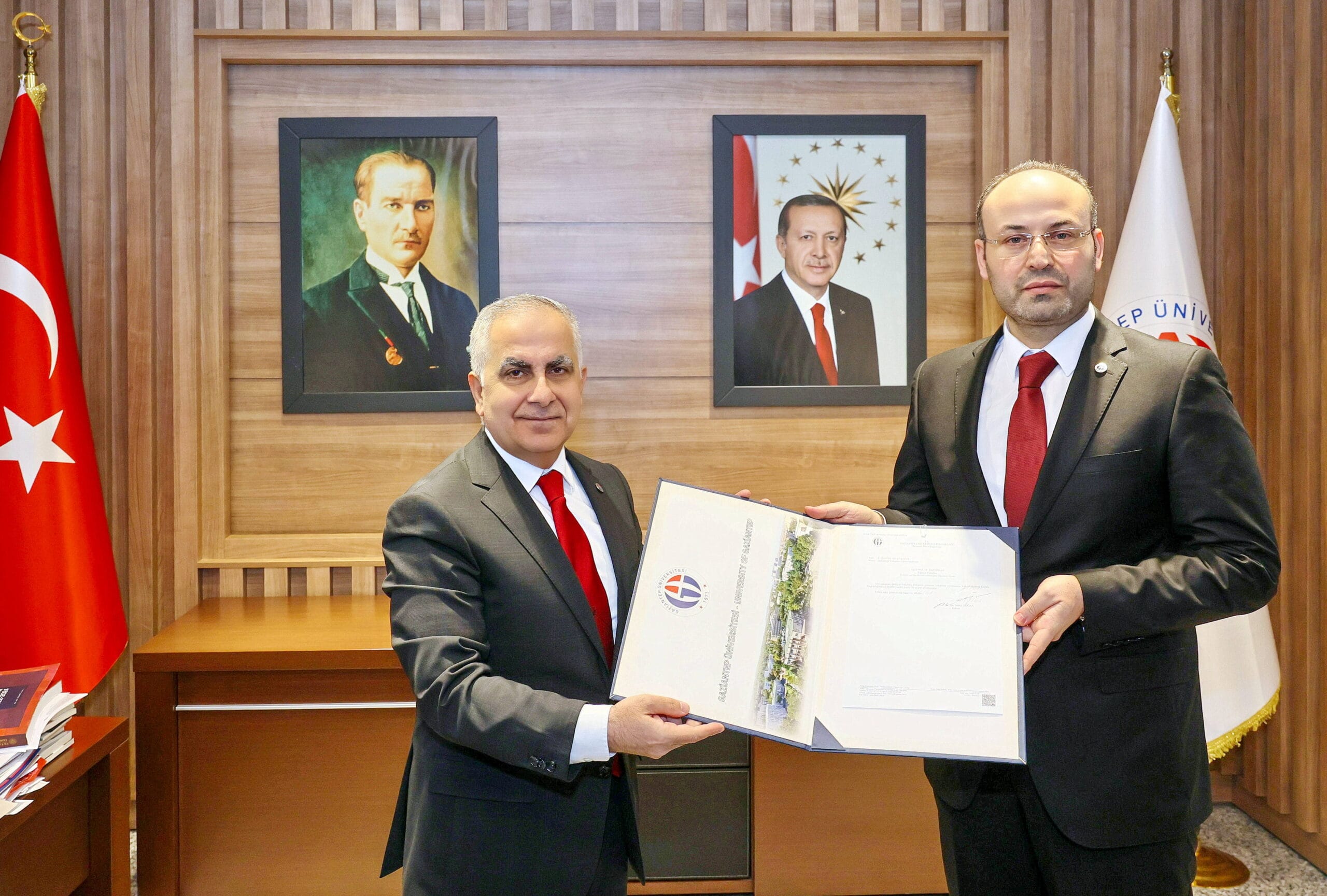 GAÜN İLAHİYAT FAKÜLTESİ DEKANLIĞINA PROF. DR. EROL ERKAN ATANDI