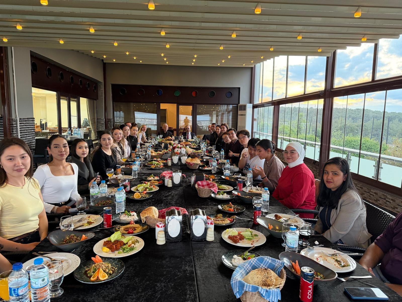 REKTÖR PROF. DR. DOĞAN ULUSLARARASI ÖĞRENCİLERLE BİR ARAYA GELDİ 