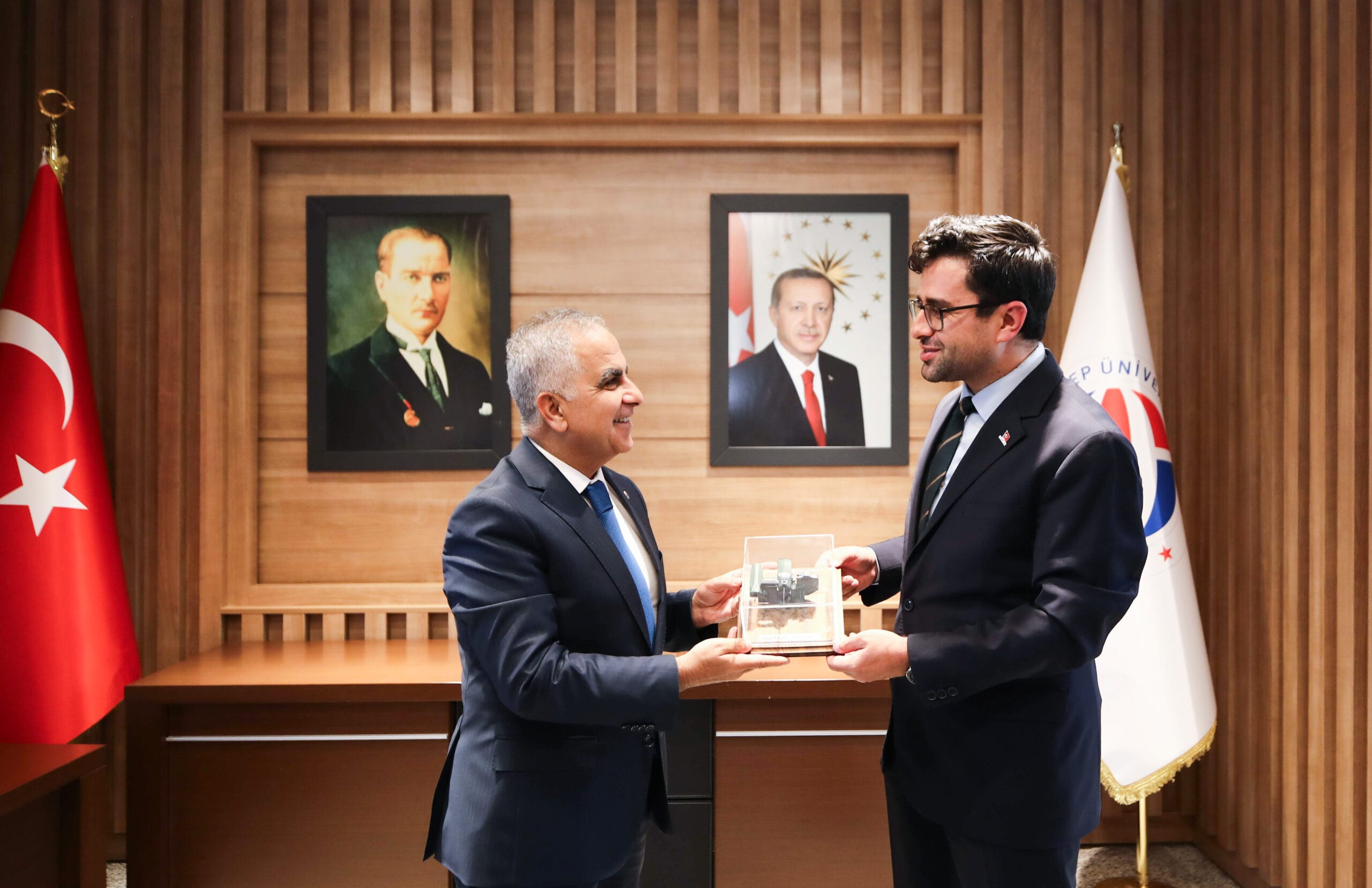 ASELSAN GAZİANTEP GENEL MÜDÜRÜ ATEŞ’TEN REKTÖR DOĞAN’A ZİYARET