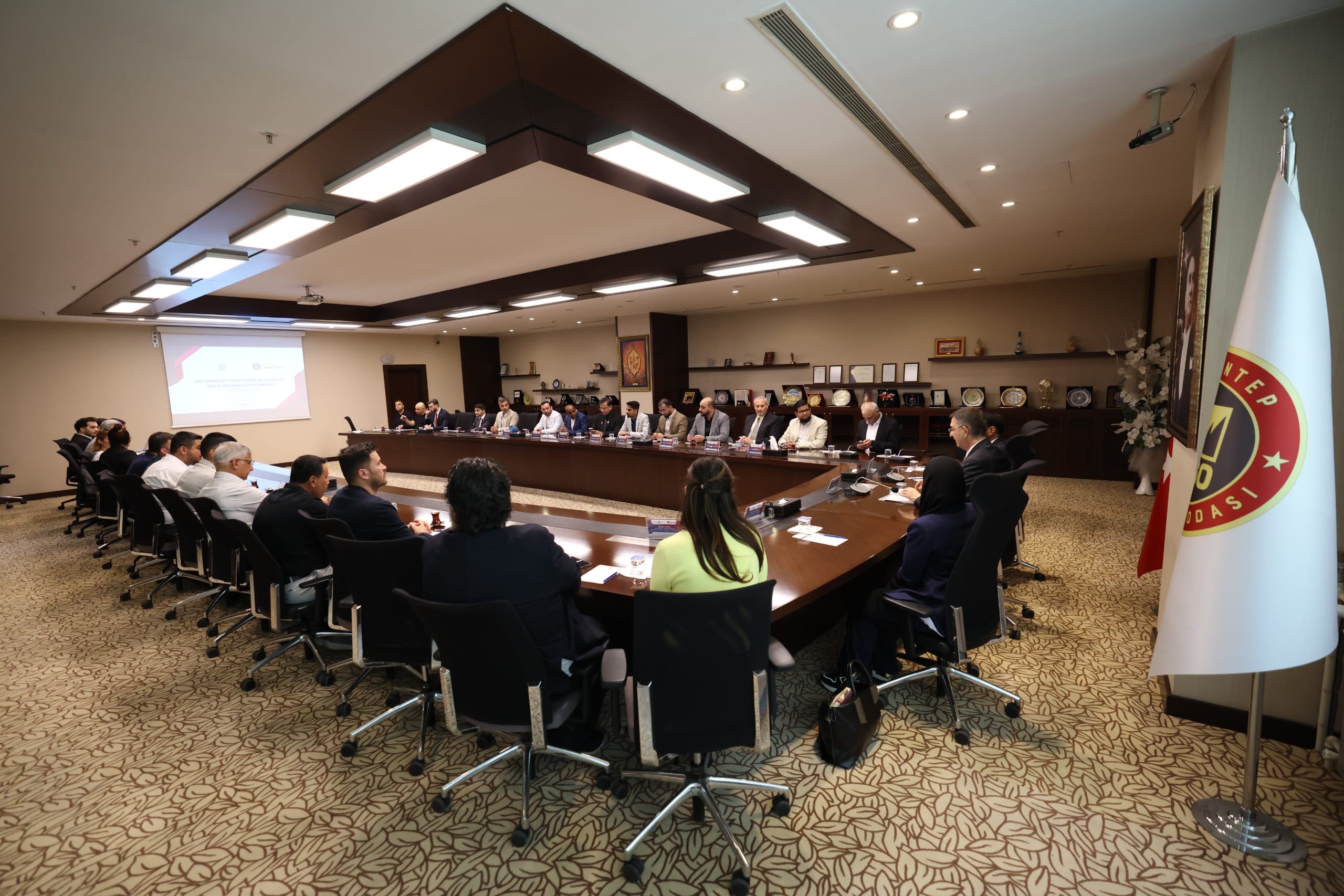 GSO’DA BİRLEŞİK ARAP EMİRLİKLERİ (BAE) TİCARET VE YATIRIM FIRSATLARI FORUMU VE İKİLİ İŞ GÖRÜŞMELERİ (B2B) PROGRAMI DÜZENLENDİ