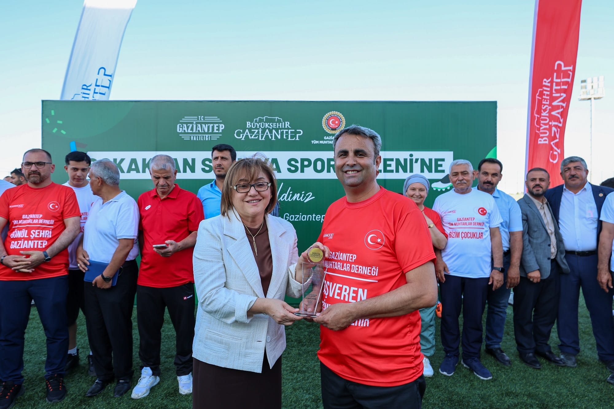 SOKAKTAN SAHAYA SPOR ŞÖLENİ” TURNUVASININ AÇILIŞI GERÇEKLEŞTİ