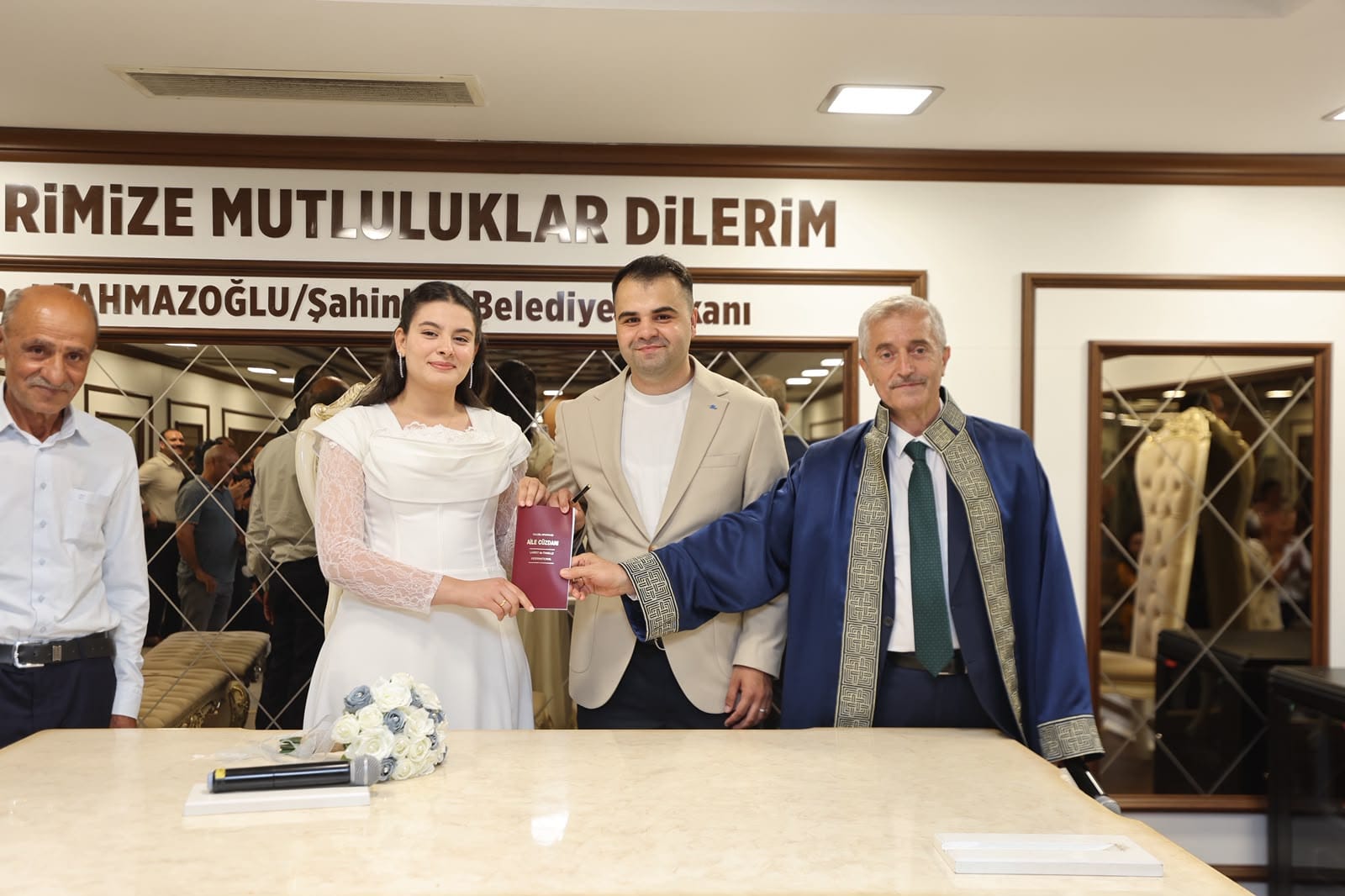 126 ÇİFT MUTLULUĞA ŞAHİNBEY’DE EVET DEDİ