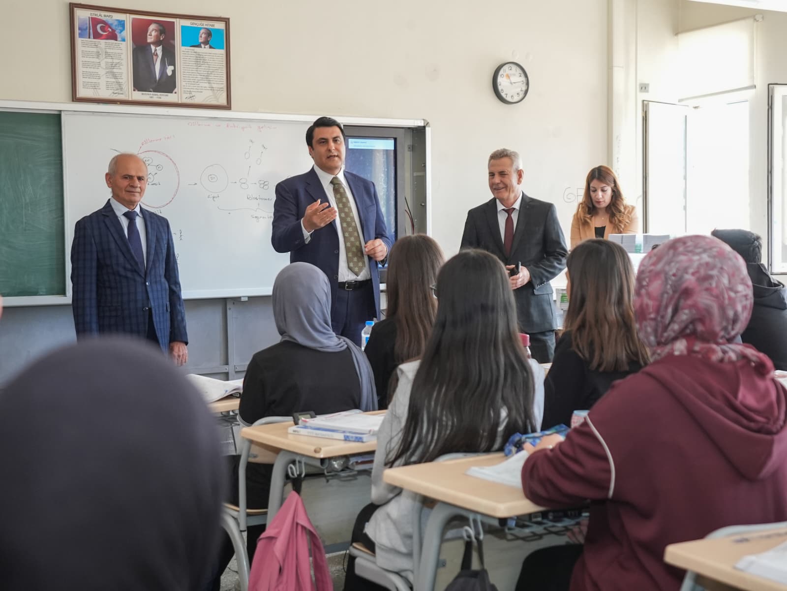 BAŞKAN YILMAZ’DAN ÜNİVERSİTE ÖĞRENCİLERİNE BÜYÜK DESTEK